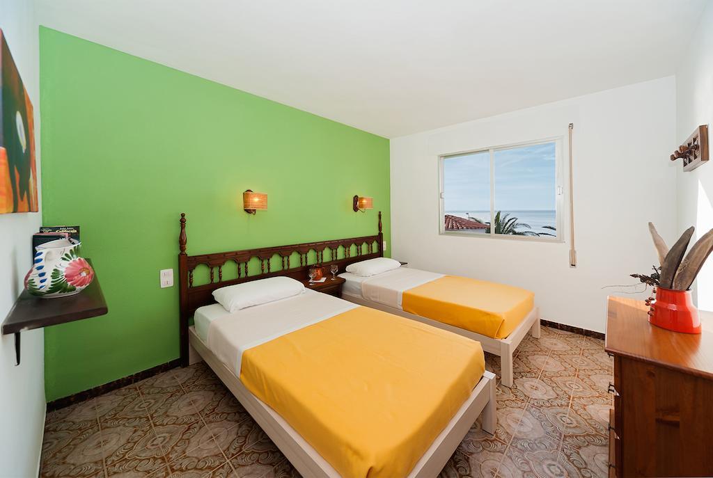 Apartamentos Casa Blanca Miami Playa Стая снимка