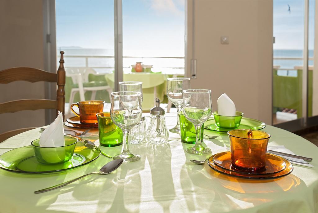 Apartamentos Casa Blanca Miami Playa Стая снимка